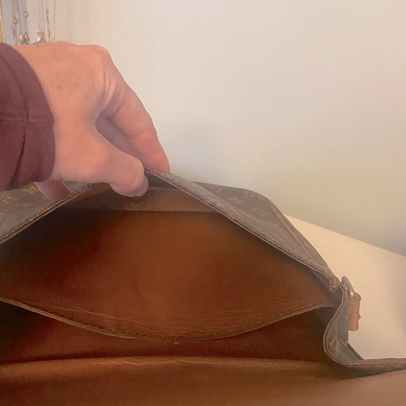 LOUIS VUITTON MONOGRAM CANVAS CARTOUCHIERE GM- COA INCLUDED - Picture 7 of 16